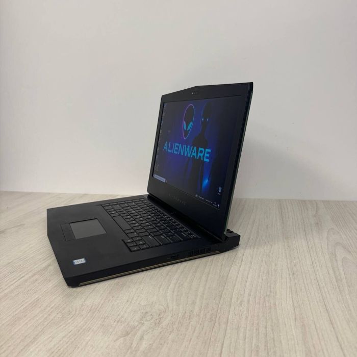 Ігровий ноутбук Dell Alienware 15 R3 / 15,6" (1920x1080) IPS / Intel Core i7-7700HQ (4 (8) ядра по 2,8 - 3,8 ГГц) / 32 ГБ DDR4 / 512 ГБ SSD / nVidia GeForce GTX 1070, 8 ГБ GDDR5, 256-біт / Веб-камера б/в - изображение 5