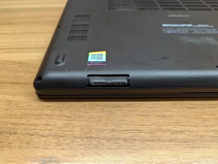 Ультрабук Б-клас Dell Latitude 5480 / 14" (1366x768) TN / Intel Core i5-7200U (2 (4) ядра по 2.5 - 3.1 GHz) / 8 GB DDR4 / 256 GB SSD / Intel HD Graphics 620 / WebCam / HDMI / Windows 10 б/в - зображення 3