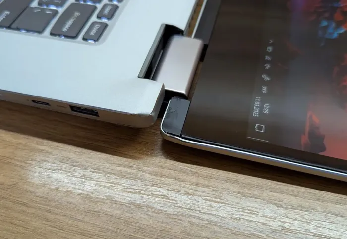 Ноутбук-трансформер Б-клас Lenovo Yoga 720-151KB / 15.6" (3840x2160) IPS Touch / Intel Core i7-7700HQ (4 (8) ядра по 2.8 - 3.8 GHz) / 16 GB DDR4 / 512 GB SSD / nVidia GeForce GTX 1050, 2 GB GDDR5, 128-bit / WebCam / TouchID / Windows 10 б/в - зображення 3