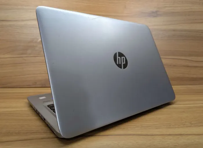 Ультрабук HP EliteBook 840 G3 / 14" (1920x1080) IPS / Intel Core i5-6300U (2 (4) ядра по 2.4 - 3.0 GHz) / 8 GB DDR4 / 240 GB SSD / Intel HD Graphics 520 / Fingerprint / WebCam / Windows 10 б/в - зображення 2