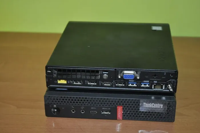 Неттоп Lenovo ThinkCentre M720q Tiny USFF / Intel Core i5-8400T (6 ядер по 1.7 - 3.3 GHz) / 8 GB DDR4 / 120 GB SSD / Intel UHD Graphics 630 / Wi-Fi / Windows 11 Pro б/в - зображення 3