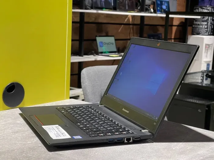 Ультрабук Lenovo ThinkPad E31-80 / 13.3" (1366x768) TN / Intel Core i3-6006U (2 (4) ядра по 2.0 GHz) / 4 GB DDR3 / 120 GB SSD / Intel HD Graphics 520 / WebCam б/в - зображення 4