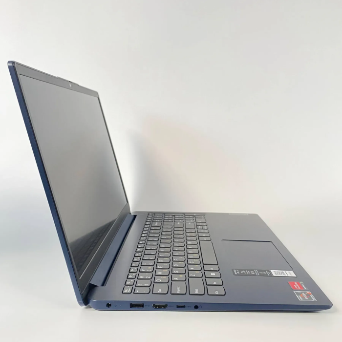 Ультрабук Lenovo IdeaPad 1 15AMN7 / 15.6" (1920x1080) IPS / AMD Ryzen 3 7320U (4 (8) ядра по 2.4 - 4.1 GHz) / 8 GB DDR5 / 256 GB SSD / AMD Radeon 610M / WebCam / HDMI б/в - зображення 4