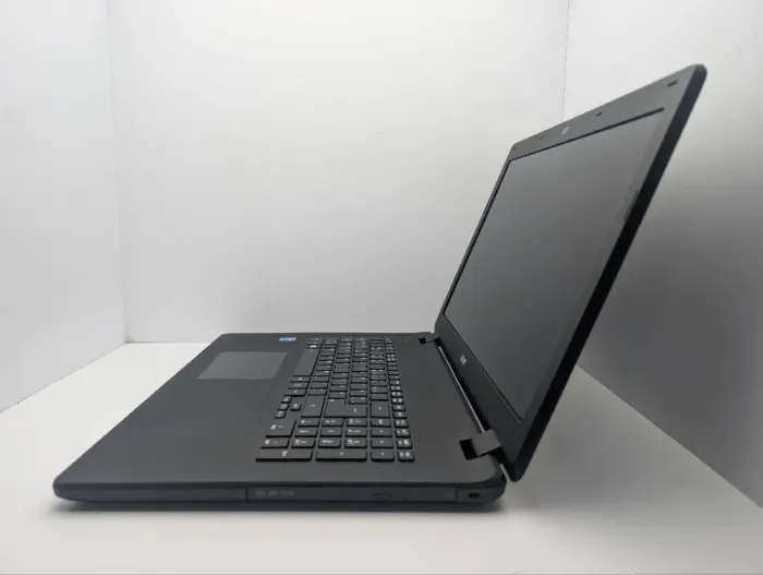 Ноутбук Acer Aspire ES1-711 / 17.3" (1600x900) TN / Intel Pentium N3540 (4 ядра по 2.16 - 2.66 GHz) / 8 GB DDR3 / 120 GB SSD / Intel HD Graphics / WebCam / DVD-ROM б/в - зображення 5