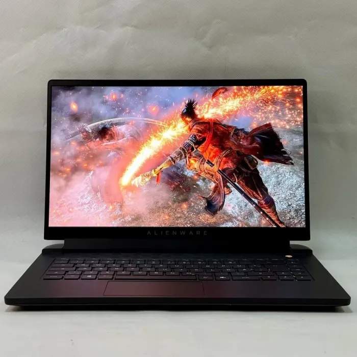 Ігровий ноутбук Б-класу Dell Alienware m15 R6 / 15,6" (2560x1440) IPS / Intel Core i7-11800H (8 (16) ядер 2.3 - 4.6 GHz) / 32 GB DDR4 / 1000 GB SSD / nVidia GeForce RTX 3060, 6 GB GDDR6, 192-bit / WebCam б/в - зображення 2