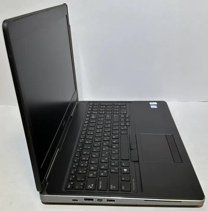 Мобільна робоча станція Б-класу Dell Precision 7520 / 15,6" (1920x1080) IPS / Intel Core i7-7820HQ (4 (8) ядра по 2.9 - 3.9 GHz) / 16 GB DDR4 / 1000 GB SSD / nVidia Quadro M1200, 4 GB GDDR5, 128-bit / WebCam б/в - зображення 4