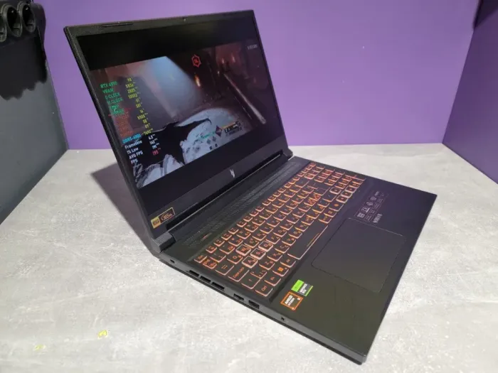 Ігровий ноутбук Acer Nitro V16 ANV16-41-R12R / 16" (1920x1200) IPS / AMD Ryzen 5 8645HS (6 (12) ядер по 4.3 - 5.0 GHz) / 16 GB DDR5 / 1000 GB SSD / nVidia GeForce RTX 4060, 8 GB GDDR6, 128-bit / WebCam б/в - зображення 3