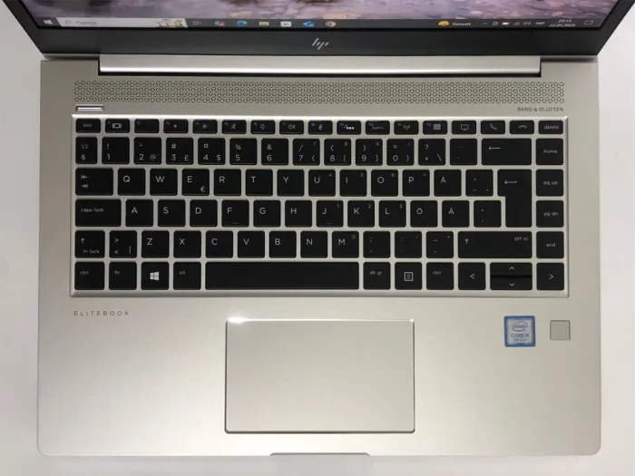 Ультрабук HP EliteBook Folio 1040 G4 / 14" (1920x1080) IPS / Intel Core i5-7200U (2 (4) ядра по 2.5 - 3.1 GHz) / 8 GB DDR4 / 256 GB SSD / Intel HD Graphics 620 / WebCam / Win 10 Pro б/в - зображення 8