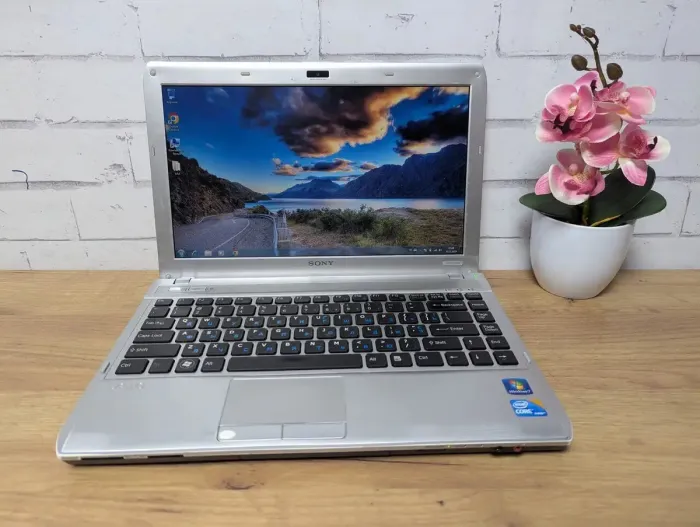 Ноутбук Б-клас Sony PCG-51211L / 14" (1366x768) TN / Intel Core i5-430M (2 (4) ядра по 2.26 - 2.53 GHz) / 8 GB DDR3 / 128 GB SSD / Intel HD Graphics / WebCam б/в - зображення 2