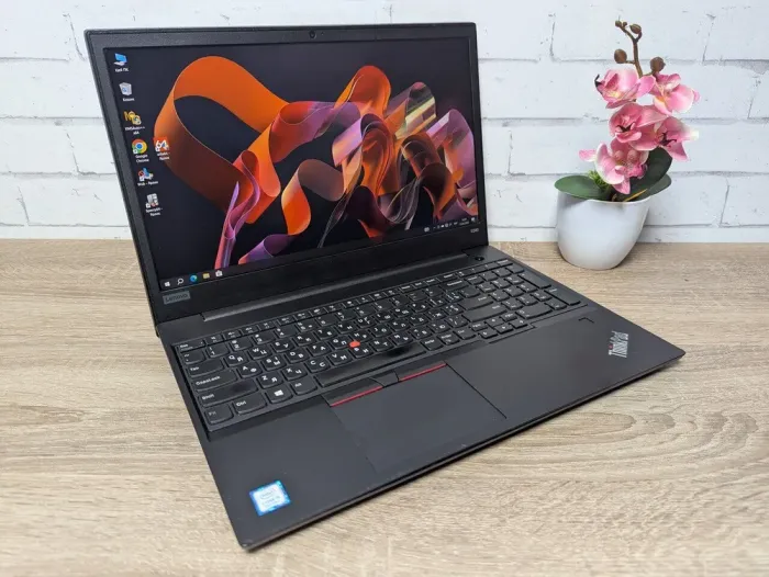 Ноутбук Б-клас Lenovo ThinkPad E580 / 15.6" (1920x1080) TN / Intel Core i5-8250U (4 (8) ядра по 2.5 - 3.1 GHz) / 16 GB DDR4 / 256 GB SSD + 1000 GB HDD / Intel UHD Graphics 620 / WebCam б/в - зображення 4