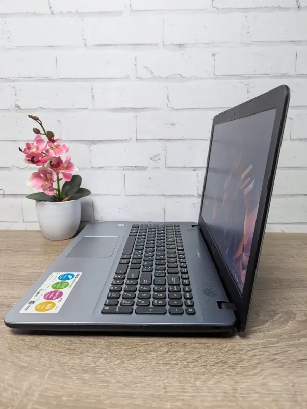 Ноутбук Б-клас Asus K541U / 15.6" (1366x768) TN / Intel Core i3-6006U (2 (4) ядра по 2.0 GHz) / 12 GB DDR4 / 128 GB SSD / Intel HD Graphics 520 / WebCam б/в - зображення 7