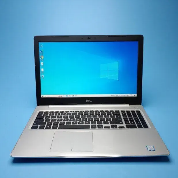 Ноутбук Dell Inspiron 15 5570 / 15.6" (1920x1080) TN / Intel Core i5-8250U (4 (8) ядра по 1.6 - 3.4 GHz) / 8 GB DDR4 / 480 GB SSD / Intel UHD Graphics 620 / WebCam / Win 10 Home  б/в - зображення 2