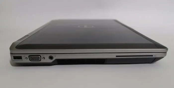 Ноутбук Dell Latitude E6420 / 14" TN / Core i5-2520M (2(4) ядра по 2.5-3.2 GHz) / 4GB DDR3 / 500GB HDD / NVS 4200M, 512MB GDDR3, 64-bit / WebCam / DVD-ROM / VGA / Посилена АКБ б/в - зображення 4