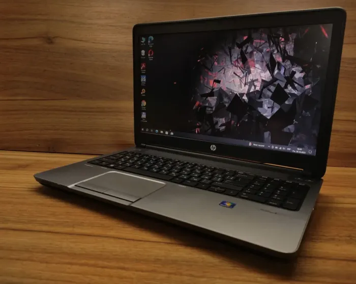 Ноутбук Б-клас HP ProBook 655 G1 / 15.6" (1366x768) TN / AMD A6-5350M (2 ядра по 2.9 - 3.5 GHz) / 8 GB DDR3 / 240 GB SSD / AMD Radeon HD 8450G / WebCam / Windows 10 RPO Lic б/в - зображення 3