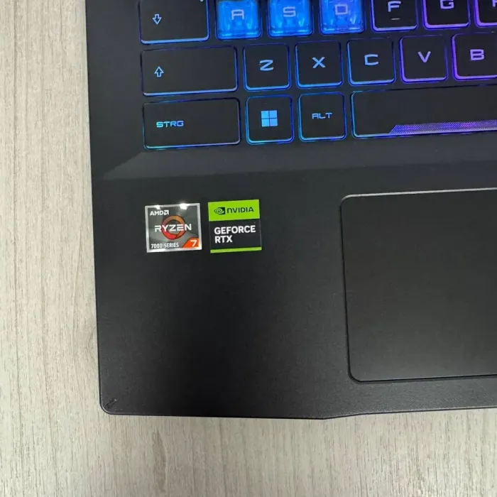 Ігровий ноутбук MSI Bravo 15 C7VFK / 15.6" (1920x1080) IPS / AMD Ryzen 7 7735HS (8 (16) ядер по 3,2 - 4,75 ГГц) / 16 ГБ DDR5 / 512 ГБ SSD NVMe / nVidia GeForce RTX 4060, 8 ГБ GDDR6, 128-bit / WebCam б/в - зображення 8