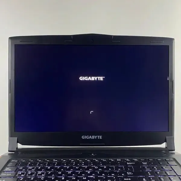 Ігровий ноутбук Б-клас Gigabyte P57 / 17.3" (1920x1080) IPS / Intel Core i7-6700HQ (4 (8) ядра по 2.6 - 3.5 GHz) / 16 GB DDR4 / 512 GB SSD / nVidia GeForce GTX 1070, 8 GB GDDR5, 256-bit / WebCam / HDMI б/в - зображення 4