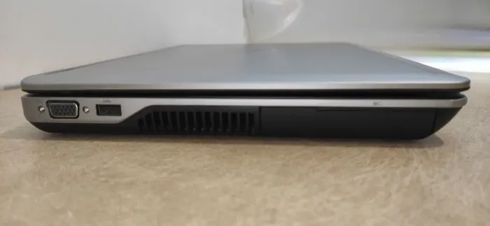 Ноутбук Б-клас Dell Latitude E6440 / 14" (1366x768) TN / Intel Core i5-4310M (2 (4) ядра по 2.7 - 3.4 GHz) / 8 GB DDR3 / 120 GB SSD / Intel HD Graphics 4600 / WebCam / АКБ не держит б/в - зображення 5