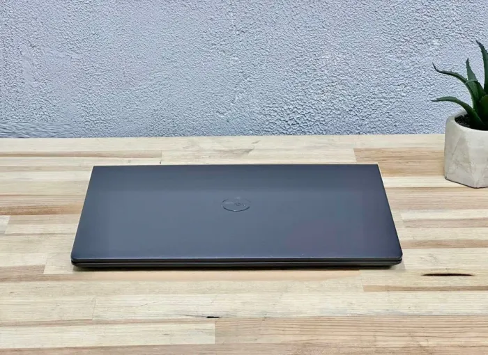 Ультрабук Dell Vostro 3420 / 14" (1920x1080) IPS / Intel Core i5-1235U (10 (12) ядер по 3.3 - 4.4 GHz) / 16 GB DDR4 / 512 GB SSD / Intel Iris Xe Graphics / WebCam / Win 11 Pro б/в - зображення 3