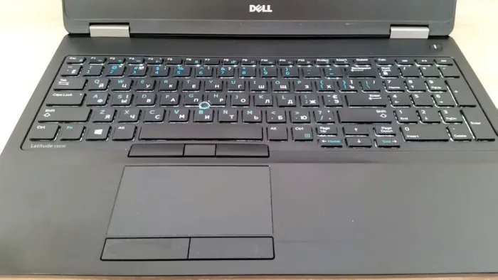 Ноутбук Б-клас Dell Latitude E5570 / 15.6" (1366x768) TN / Intel Core i3-6100U (2 (4) ядра по 2.3 GHz) / 16 GB DDR4 / 128 GB SSD M.2 + 500 GB HDD / Intel HD Graphics 520 / WebCam б/в - зображення 4