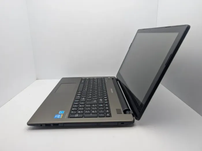 Ноутбук Medion Akoya 6240T / 15.6" (1366x768) TN / Intel Celeron N2920 (4 ядра по 1.86 - 2.0 GHz) / 4 GB DDR3 / 128 GB SSD / Intel HD Graphics / WebCam / АКБ не тримає б/в - зображення 6