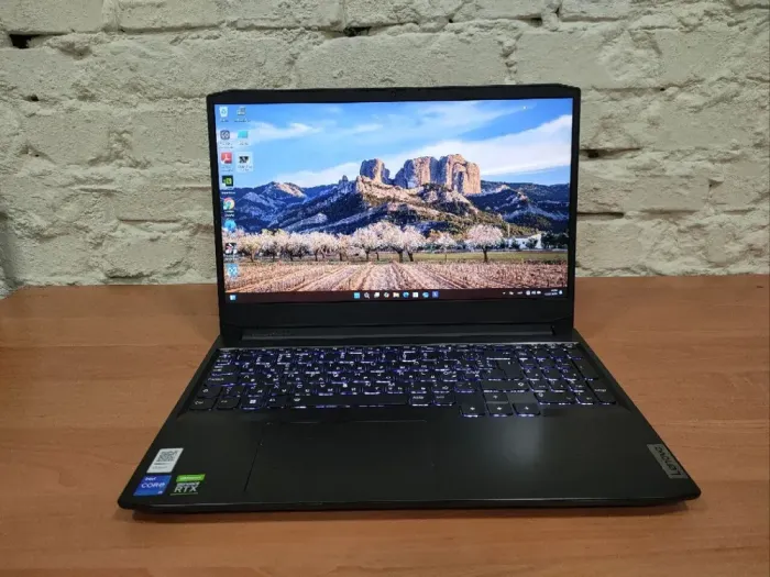 Ігровий ноутбук Lenovo IdeaPad Gaming 3 15IHU6 / 15.6" (1920x1080) IPS / Intel Core i5-11300H (4 (8) ядра по 2.6 - 4.4 GHz) / 16 GB DDR4 / 480 GB SSD / nVidia GeForce RTX 3050, 4 GB GDDR6, 128-bit / WebCam б/в - зображення 2