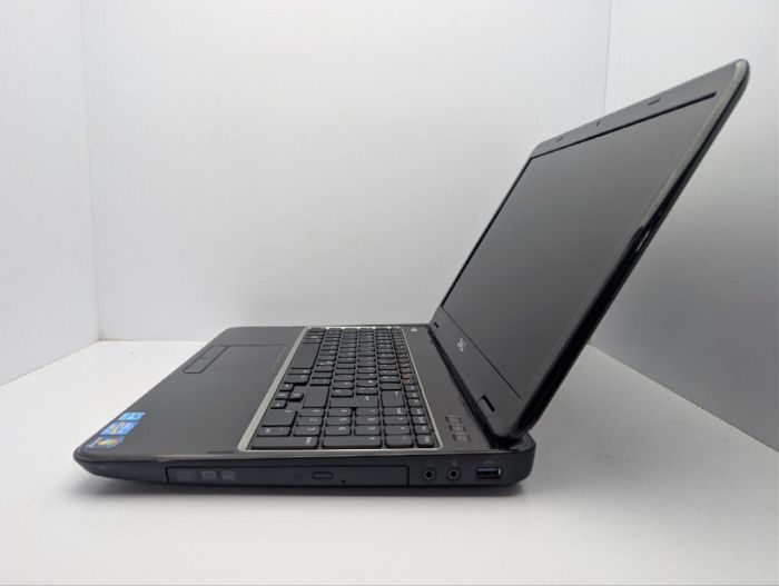 Ноутбук Dell Inspiron N5110 / 15.6" (1366x768) TN / Intel Core i5-2410M (2 (4) ядра по 2.3 - 2.9 GHz) / 6 GB DDR3 / 320 GB HDD / AMD Radeon HD 6470M, 512 MB GDDR3, 64-bit / WebCam / DVD-ROM б/в - зображення 5