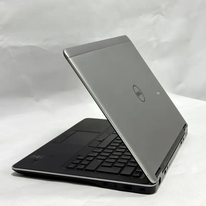 Ноутбук Б-клас Dell Latitude E7440 / 14" (1920x1080) IPS / Intel Core i7-4600U (2 (4) ядра по 2.1 - 3.3 GHz) / 8 GB DDR3 / 250 GB SSD / Intel HD Graphics 4400 / WebCam / Windows 10 Pro б/в - зображення 8