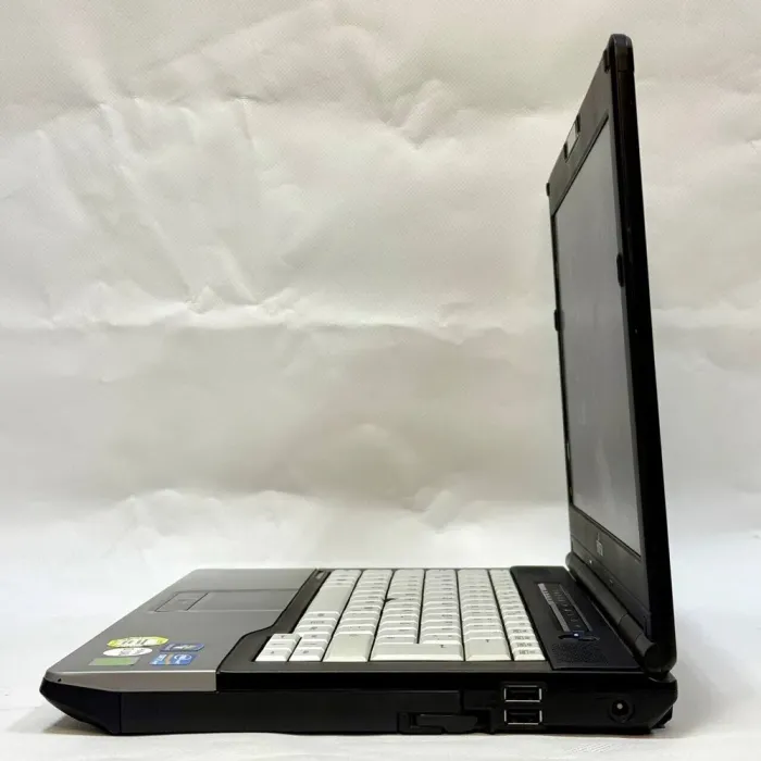 Ноутбук Б-клас Fujitsu LifeBook S782 / 14" (1366x768) TN / Intel Core i7-3540M (2 (4) ядра по 3.0 - 3.7 GHz) / 8 GB DDR3 / 240 GB SSD / Intel HD Graphics 4000 / WebCam / Windows 10 Pro б/в - зображення 5