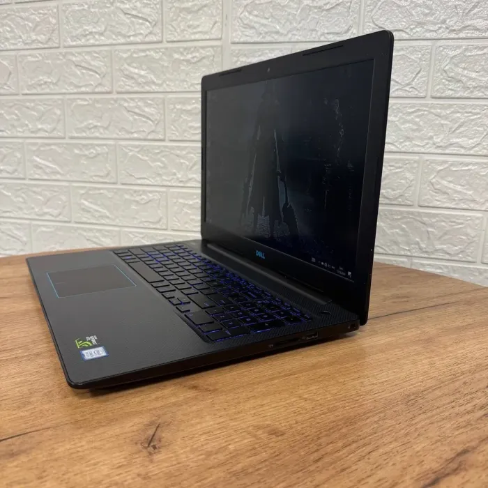 Ігровий ноутбук Б-клас Dell G3 3579 / 15.6" (1920x1080) IPS / Intel Core i5-8300H (4 (8) ядра по 2.3 - 4.0 GHz) / 16 GB DDR4 / 256 GB SSD / nVidia GeForce GTX 1050 Ti, 4 GB GDDR5, 128-bit / WebCam б/в - зображення 5