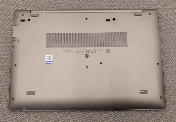 Мобільна робоча станція HP ZBook 15 G5 / 15.6'' (1920x1080) IPS Touch / Intel Core i7-8550U (4 (8) ядра по 1.8 - 4.0 GHz) / 32 GB DDR4 / 512 GB SSD M.2 / AMD Radeon Pro WX 3100, 4 GB GDDR5, 128-bit / WebCam б/в - зображення 9