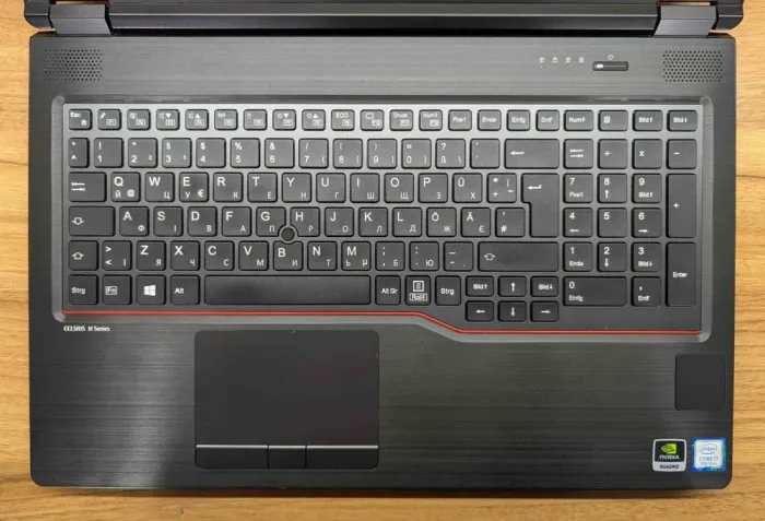 Мобільна робоча станція Б-клас Fujitsu Celsius H780 / 15.6" (1920x1080) IPS / Intel Core i7-8750H (6 (12) ядер по 2.2 - 4.1 GHz) / 32 GB DDR4 / 512 GB SSD / nVidia Quadro P600, 4 GB GDDR5, 128-bit / WebCam / HDMI / Windows 10 б/в - зображення 4