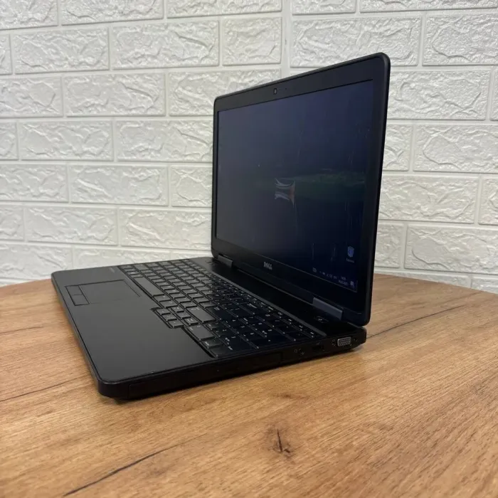 Ноутбук Б-клас Dell Latitude E5540 / 15.6" (1366x768) TN / Intel Core i5-4200U (2 (4) ядра по 1.6 - 2.6 GHz) / 8 GB DDR3 / 256 GB SSD / Intel HD Graphics 4400 / WebCam / DVD-ROM б/в - зображення 5