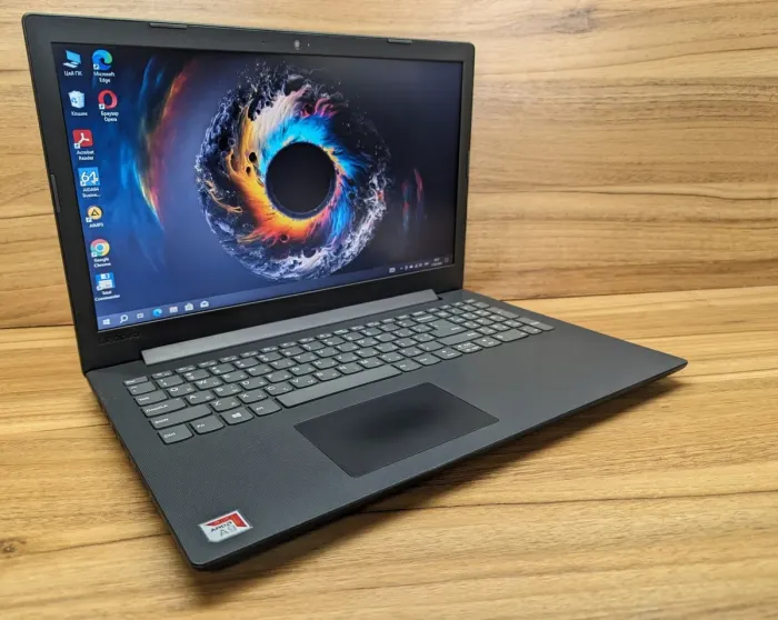 Ноутбук Б-клас Lenovo IdeaPad 130-15AST / 15.6" (1366x768) TN / AMD A9-9425 (2 ядра по 3.1 - 3.7 GHz) / 8 GB DDR4 / 240 GB SSD / AMD Radeon R5 Graphics / WebCam / Windows 10 б/в - зображення 4