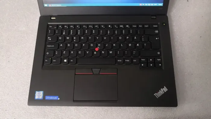 Ноутбук Lenovo ThinkPad / 14" TN / Core i5-6200U (2(4) ядра по 2.4-3 GHz) / 8GB DDR3 / 120GB SSD / HD Graphics 520 / WebCam б/в - зображення 3