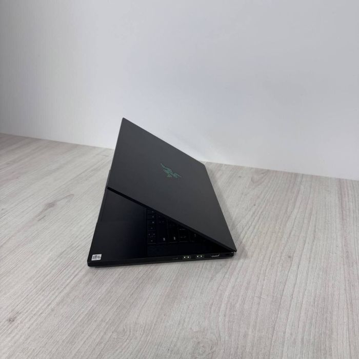 Ігровий ноутбук Razer Blade 15 RZ09-0369 / 15,6" (1920x1080) IPS / Intel Core i7-10750H (6 (12) ядер по 2,6 - 5,0 ГГц) / 16 ГБ DDR4 / 512 ГБ SSD NVMe / nVidia GeForce RTX 3070, 6 ГБ GDDR6, 256-біт / Веб-камера б/в - зображення 7