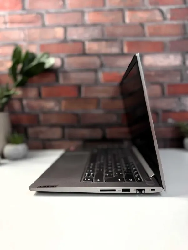 Ноутбук Lenovo ThinkBook 14 G3 / 14" (1920x1080) IPS / AMD Ryzen 5 5500U (6 (12) ядер по 2.1 - 4.0 GHz) / 16 GB DDR4 / 256 GB SSD / AMD Radeon Graphics / WebCam / Windows 10 Pro б/в - зображення 5