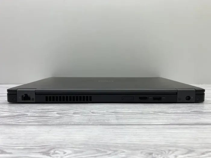 Ультрабук Б-клас Dell Latitude 5480 / 14" (1366x768) TN / Intel Core i5-6200U (2 (4) ядра по 2.3 - 2.8 GHz) / 8 GB DDR4 / 128 GB SSD / Intel HD Graphic 620 / WebCam б/в - зображення 4