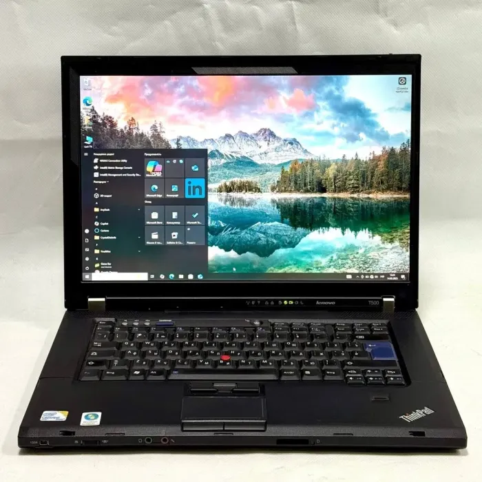 Ноутбук Lenovo ThinkPad T500 / 15.4" (1680x1050) TN / Intel Core 2 Duo P8600 (2 ядра по 2.4 GHz) / 4 GB DDR3 / 250 GB HDD / Mobile Intel 4 Series Express Chipset Family / DVD-ROM б/в - зображення 2