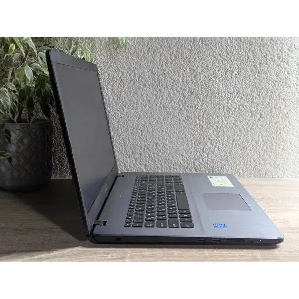 Ноутбук Б-клас Asus VivoBook 17 X705NA / 17.3" (1366x768) TN / Intel Celeron N3350 (2 ядра по 1.1 - 2.4 GHz) / 8 GB DDR3 / 128 GB SSD / Intel HD Graphics 500 / WebCam б/в - зображення 5