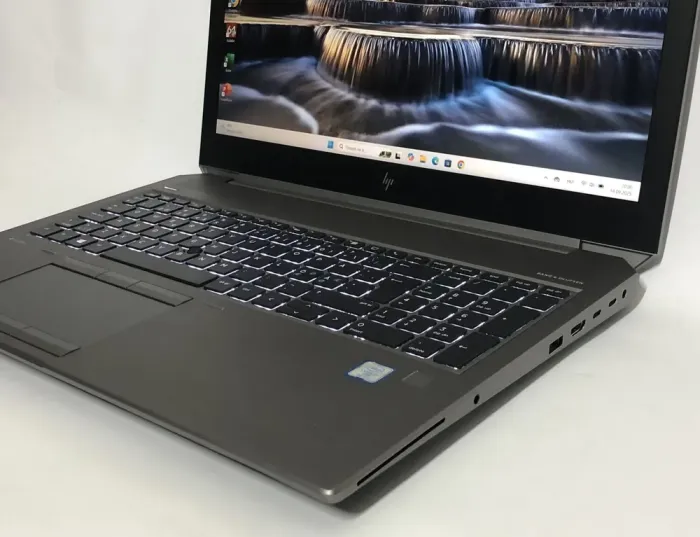 Мобільна робоча станція HP ZBook 15 G6 / 15,6" (1920x1080) IPS / Intel Core i7-9850H (6 (12) ядер по 2,6 - 4,6 ГГц) / 32 ГБ DDR4 / 512 ГБ SSD NVMe / nVidia Quadro T2000, 4 ГБ DDR5, 128-біт / WebCam / Win 11 Pro б/в - зображення 9