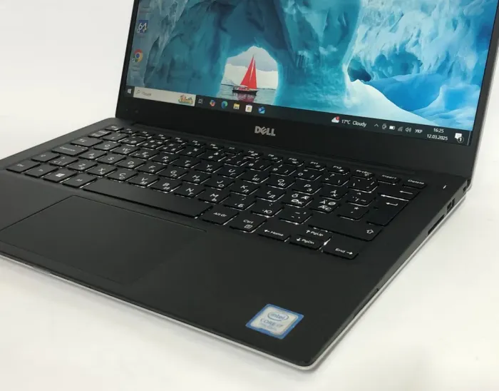 Ультрабук Б-клас Dell XPS 13 9360 / 13.3" (1920x1080) IPS / Intel Core i7-7500U (2 (4) ядра по 2.7 - 3.5 GHz) / 8 GB DDR4 / 256 GB SSD / Intel HD Graphics 620 / WebCam / Win 10 Pro б/в - зображення 8