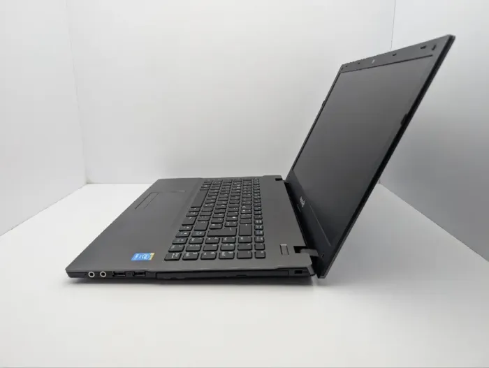 Ноутбук Terra Mobile 1528 / 15.6" (1366x768) TN / Intel Core i3-4000M (2 (4) ядра по 2.4 GHz) / 8 GB DDR3 / 120 GB SSD / Intel HD Graphics 4600 / WevCam / DVD-ROM / АКБ не тримає б/в - зображення 5