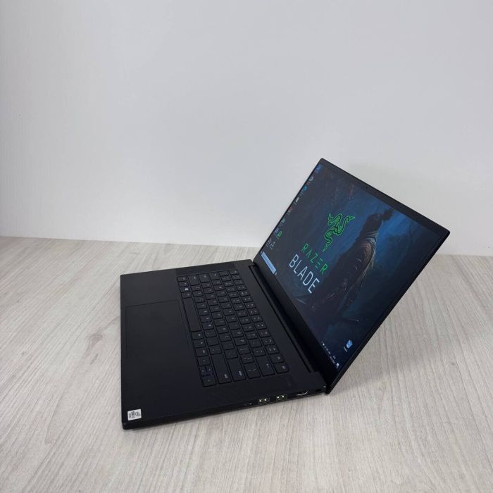 Ігровий ноутбук Razer Blade 15 RZ09-0369 / 15,6" (1920x1080) IPS / Intel Core i7-10750H (6 (12) ядер по 2,6 - 5,0 ГГц) / 16 ГБ DDR4 / 512 ГБ SSD NVMe / nVidia GeForce RTX 3070, 6 ГБ GDDR6, 256-біт / Веб-камера б/в - зображення 6
