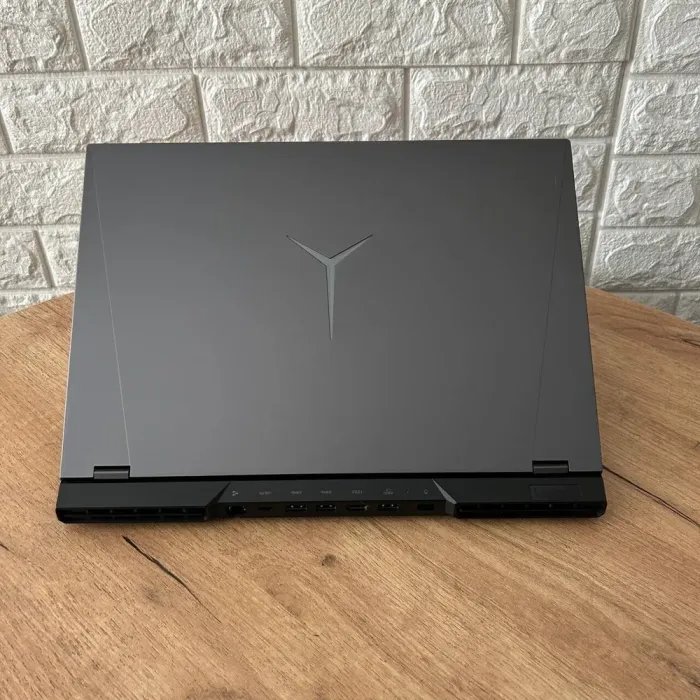 Ігровий ноутбук Lenovo Legion 5 Pro 16ACH6H / 16" (2560x1600) IPS / AMD Ryzen 7 5800H (8 (16) ядер по 3.2 - 4.4 GHz) / 16 GB DDR4 / 1000 GB SSD / nVidia GeForce RTX 3070, 8 GB GDDR6, 256-bit / WebCam б/в - зображення 3