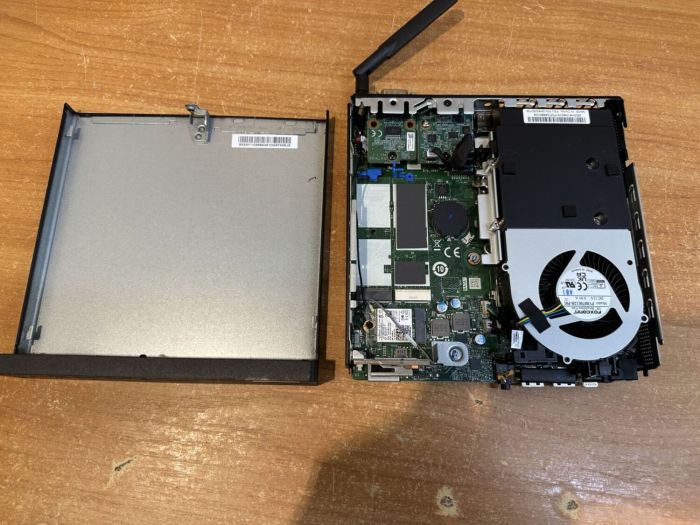 Неттоп Lenovo ThinkCentre M70q Gen 5 USFF / Intel Core i5-13400T (10 (16) ядер по 1.3 - 4.4 GHz) / 16 GB DDR4 / 512 GB SSD M.2 / Intel UHD Graphics 730 / USB 3.2 б/в - зображення 7