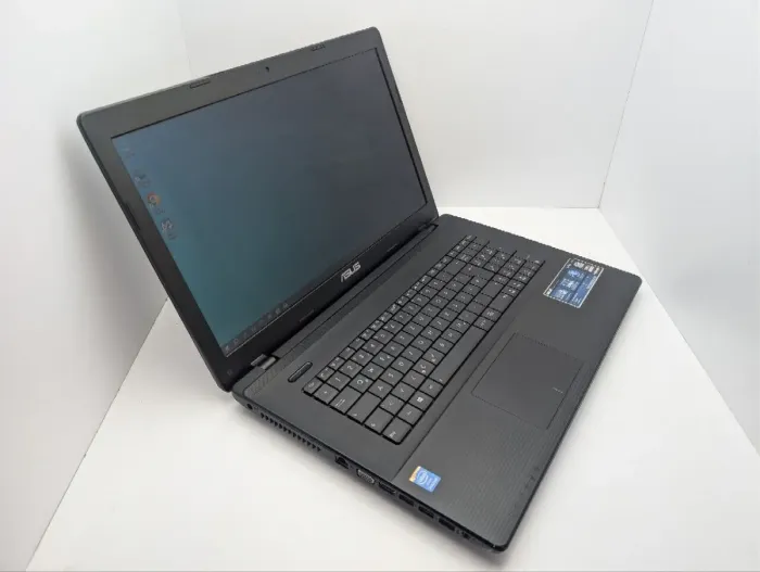 Ноутбук Asus R704A / 17.3" (1600x900) TN / Intel Pentium 2020M (2 ядра по 2.4 GHz) / 8 GB DDR3 / 240 GB SSD / Intel HD Graphics / WebCam / DVD-ROM б/в - изображение 6