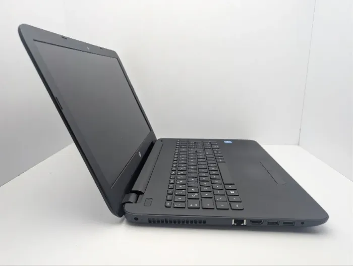 Ноутбук HP 15 ac154ng / 15.6" (1920x1080) IPS / Intel Celeron N3060 (2 ядра по 1.6 - 2.48 GHz) / 8 GB DDR3 / 120 GB SSD / Intel Graphics / WebCam / DVD-ROM б/в - зображення 4