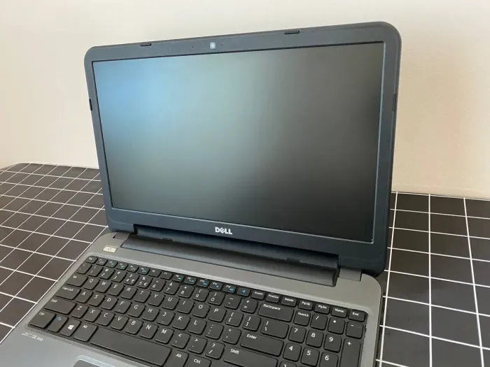 Ноутбук Б-клас Dell Latitude 3540 / 15.6" (1366x768) TN / Intel Core i3-4030U (2 (4) ядра по 1.9 GHz) / 8 GB DDR3 / 120 GB SSD / Intel HD Graphics 4400 / WebCam б/в - зображення 2