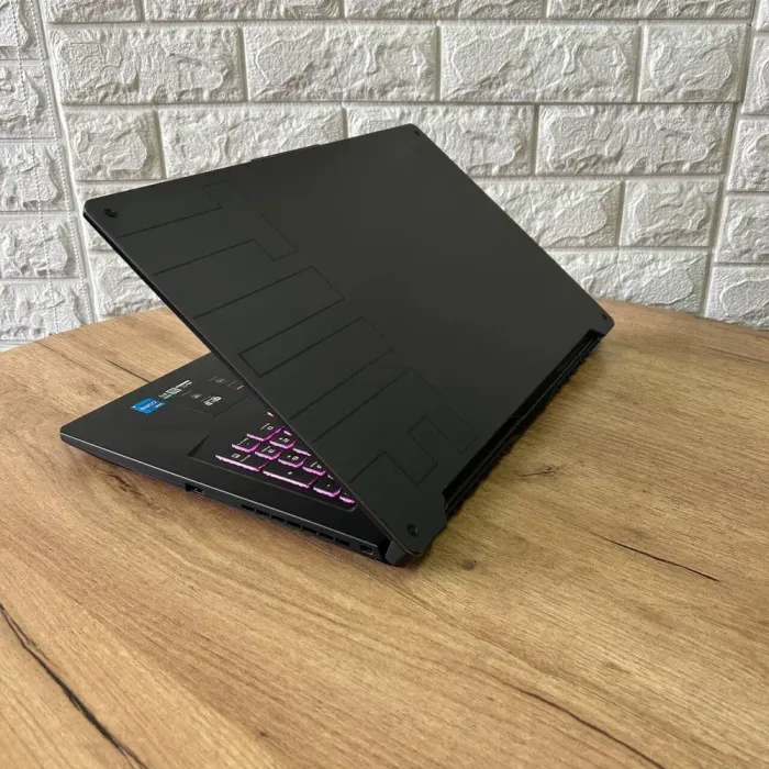 Ігровий ноутбук Asus TUF F17 FX706HE / 17.3" (1920x1080) IPS / Intel Core i5-11260H (6 (12) ядер по 2.6 - 4.4 GHz) / 16 GB DDR4 / 512 GB SSD / nVidia GeForce RTX 3050 Ti, 4 GB GDDR6, 128-bit / WebCam б/в - зображення 6