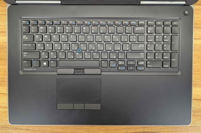 Мобільна робоча станція Б-клас Dell Precision 7720 / 17.3" (1920x1080) IPS / Intel Core i7-7820HQ (4 (8) ядра по 2.9 - 3.9 GHz) / 32 GB DDR4 / 1000 GB SSD / nVidia Quadro P4000, 8 GB GDDR5, 256-bit / HDMI / Windows 10 б/в - зображення 4